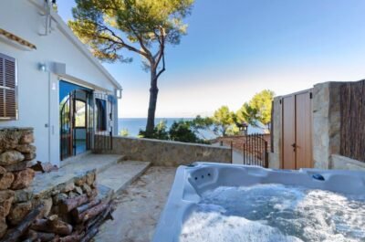 Villa with jacuzzi and unique sea view - Banyalbufar
